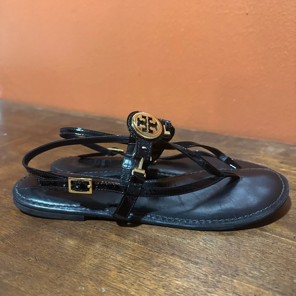 Tory Burch Ali Thong Sandal, Black patent leather, Women’s size 8.5M - Picture 2 of 8